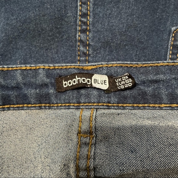 Plus Sized Knee Ripped Jeans - Picture 3 of 3